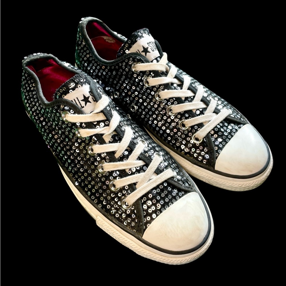Women’s converse lowtops